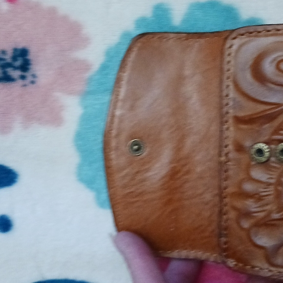 COPY - Patricia Nash tooled wallet - Picture 8 of 8